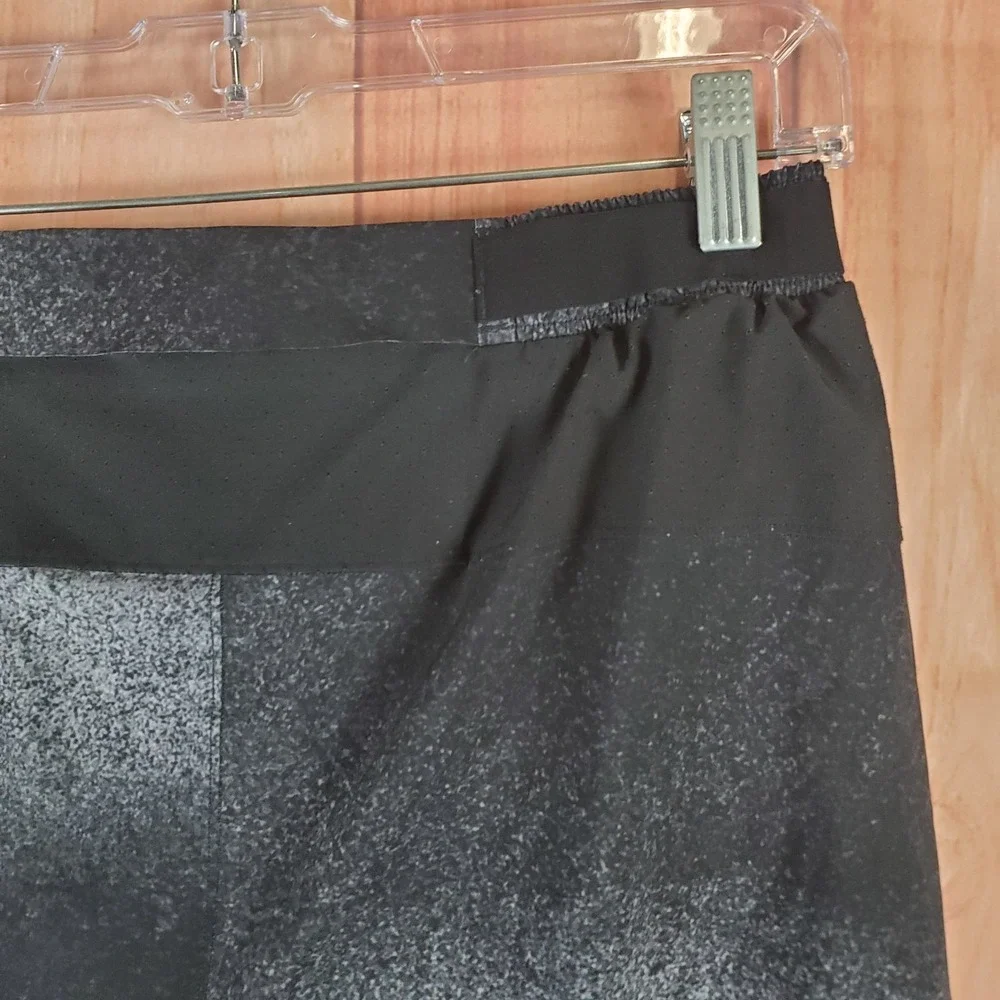 Lululemon Surge Lined Shorts Mens Small Black Tie Dye Logo Relaxed Fit Running